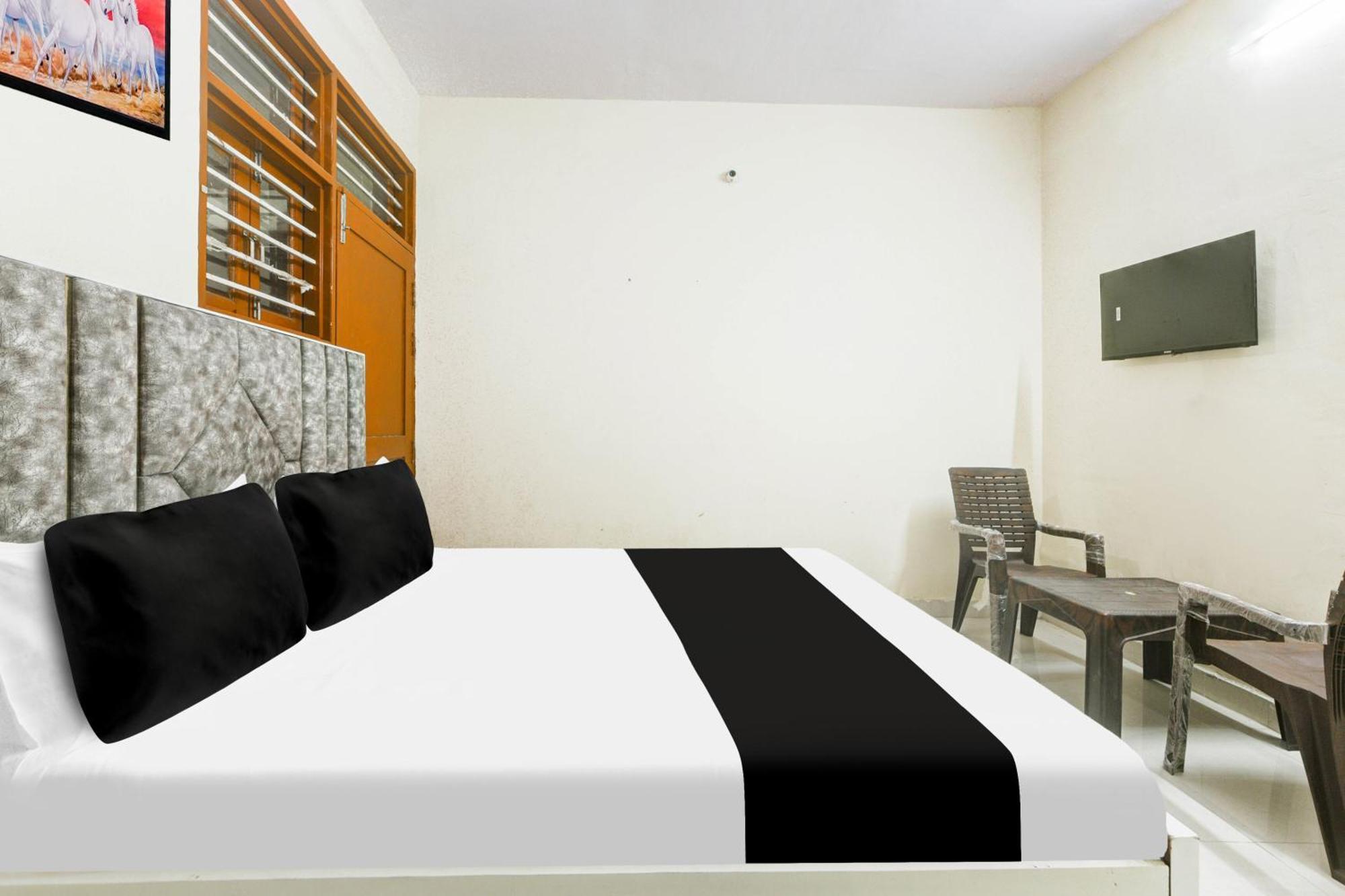 Hotel O J.D Kings Faridabad Buitenkant foto