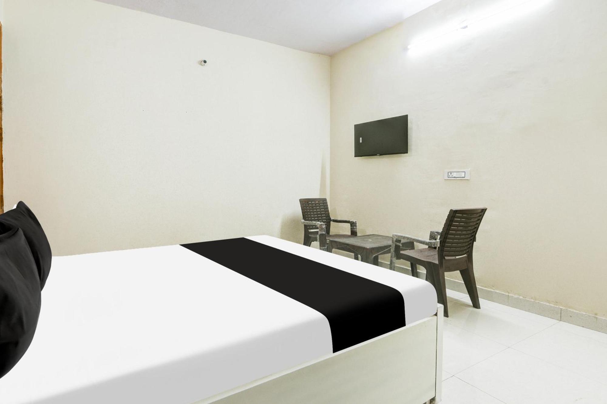 Hotel O J.D Kings Faridabad Buitenkant foto